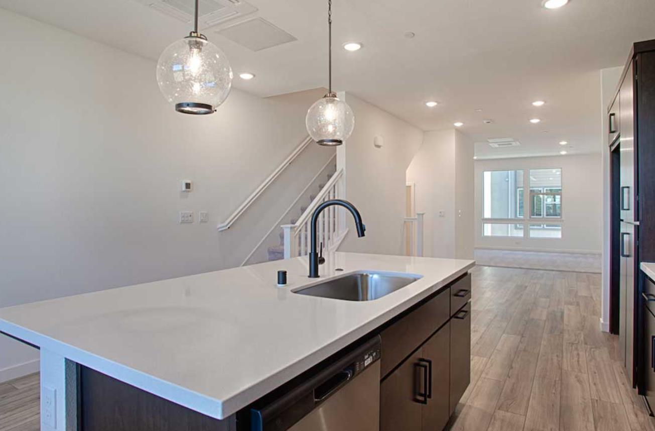 Detail Gallery Image 13 of 19 For 5968 Virtual Ct, San Jose,  CA 95119 - 2 Beds | 2/1 Baths