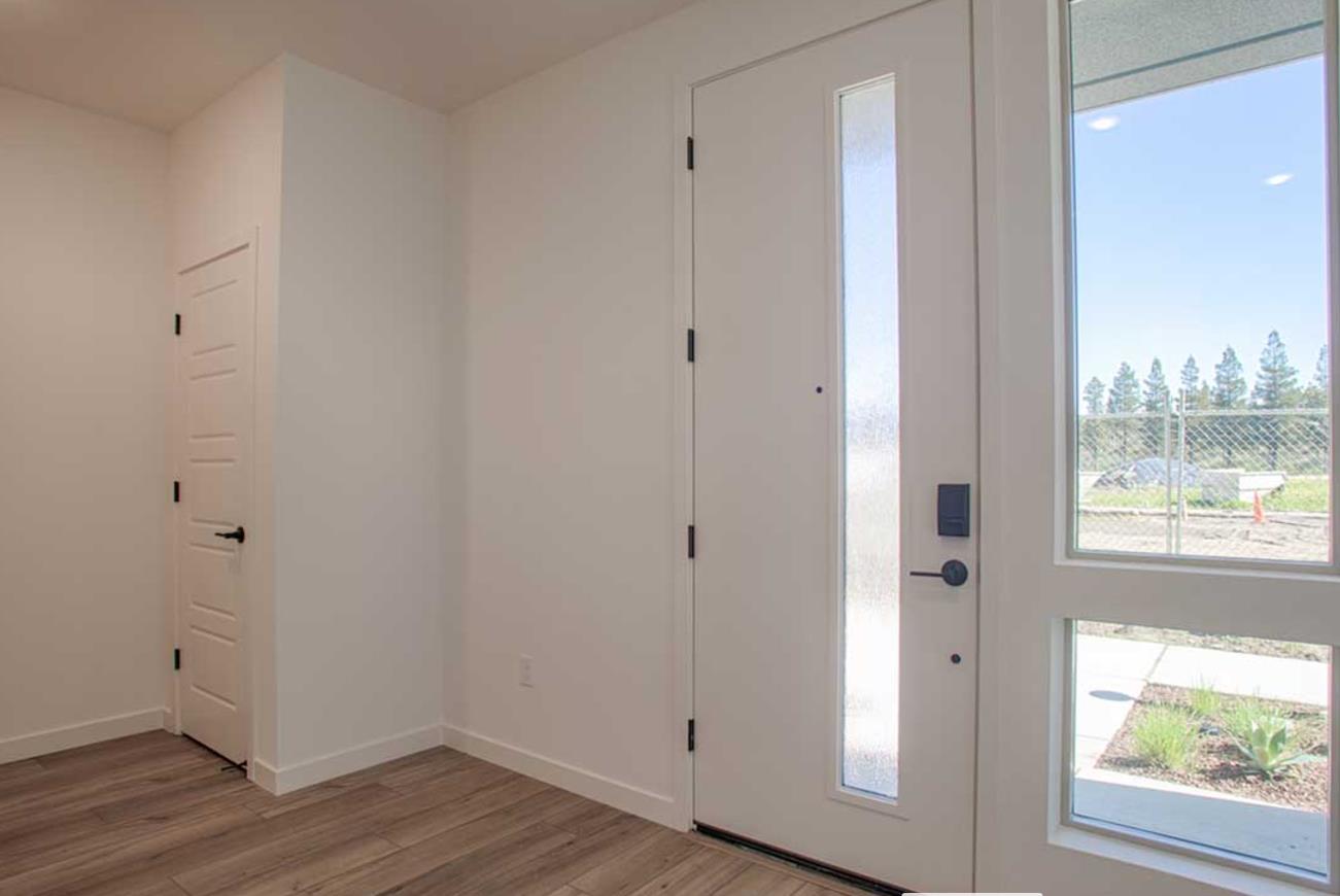 Detail Gallery Image 3 of 19 For 5968 Virtual Ct, San Jose,  CA 95119 - 2 Beds | 2/1 Baths
