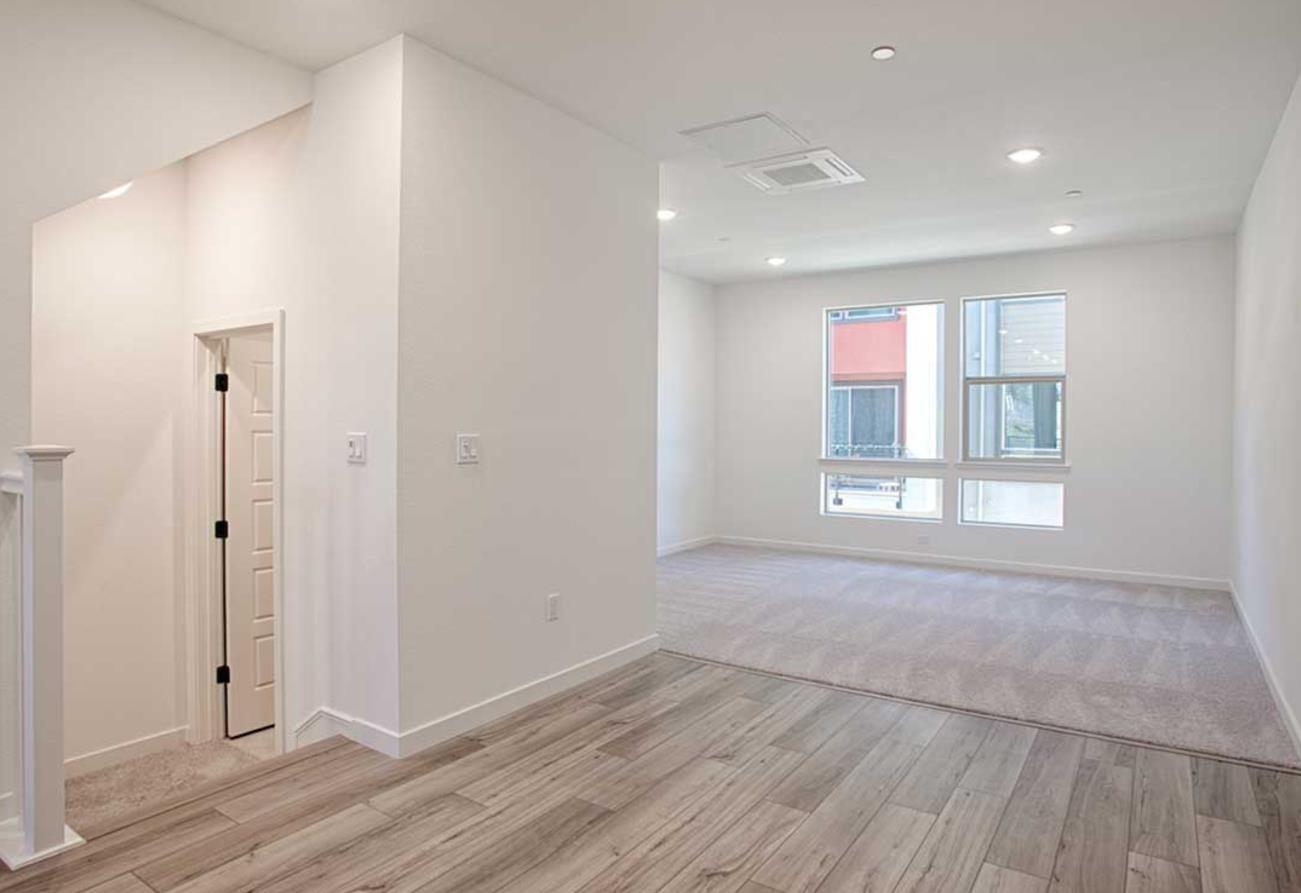 Detail Gallery Image 6 of 19 For 5968 Virtual Ct, San Jose,  CA 95119 - 2 Beds | 2/1 Baths