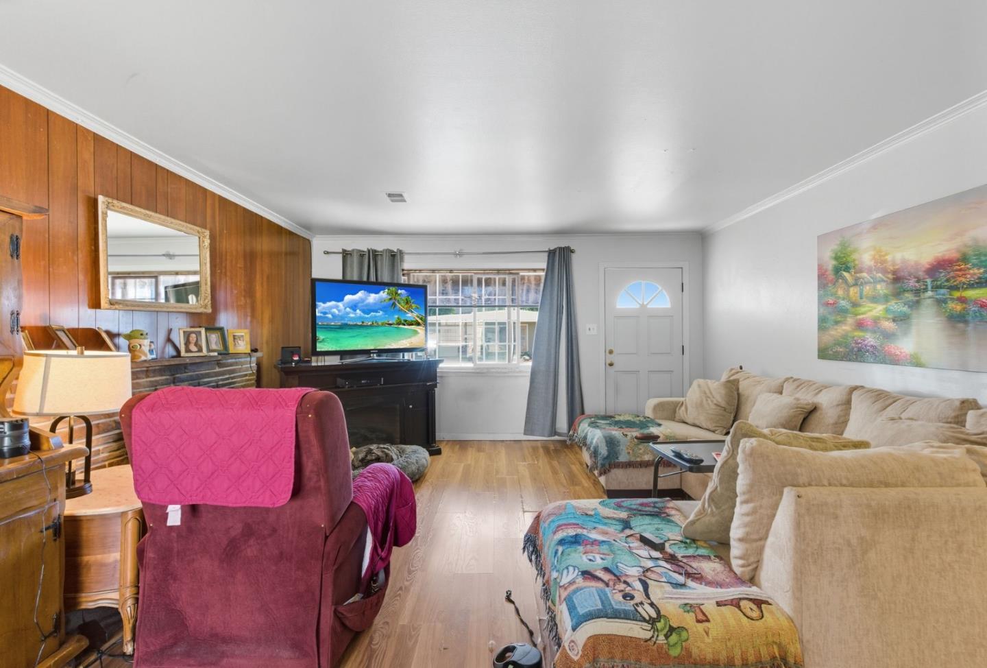Detail Gallery Image 3 of 11 For 3957 Branson Dr, San Mateo,  CA 94403 - 3 Beds | 2 Baths