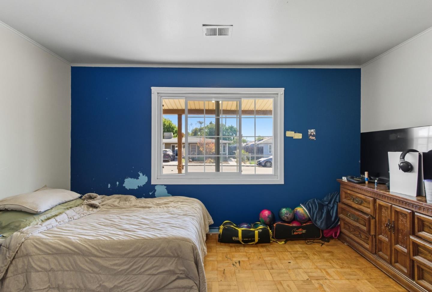 Detail Gallery Image 6 of 11 For 3957 Branson Dr, San Mateo,  CA 94403 - 3 Beds | 2 Baths