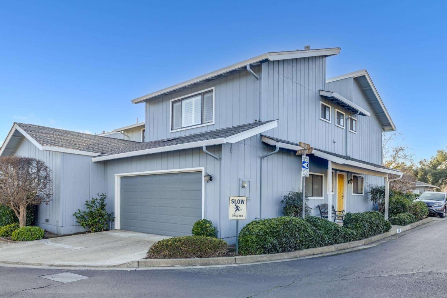 Detail Gallery Image 1 of 31 For 12091 Atrium Dr, Saratoga,  CA 95070 - 3 Beds | 2/1 Baths
