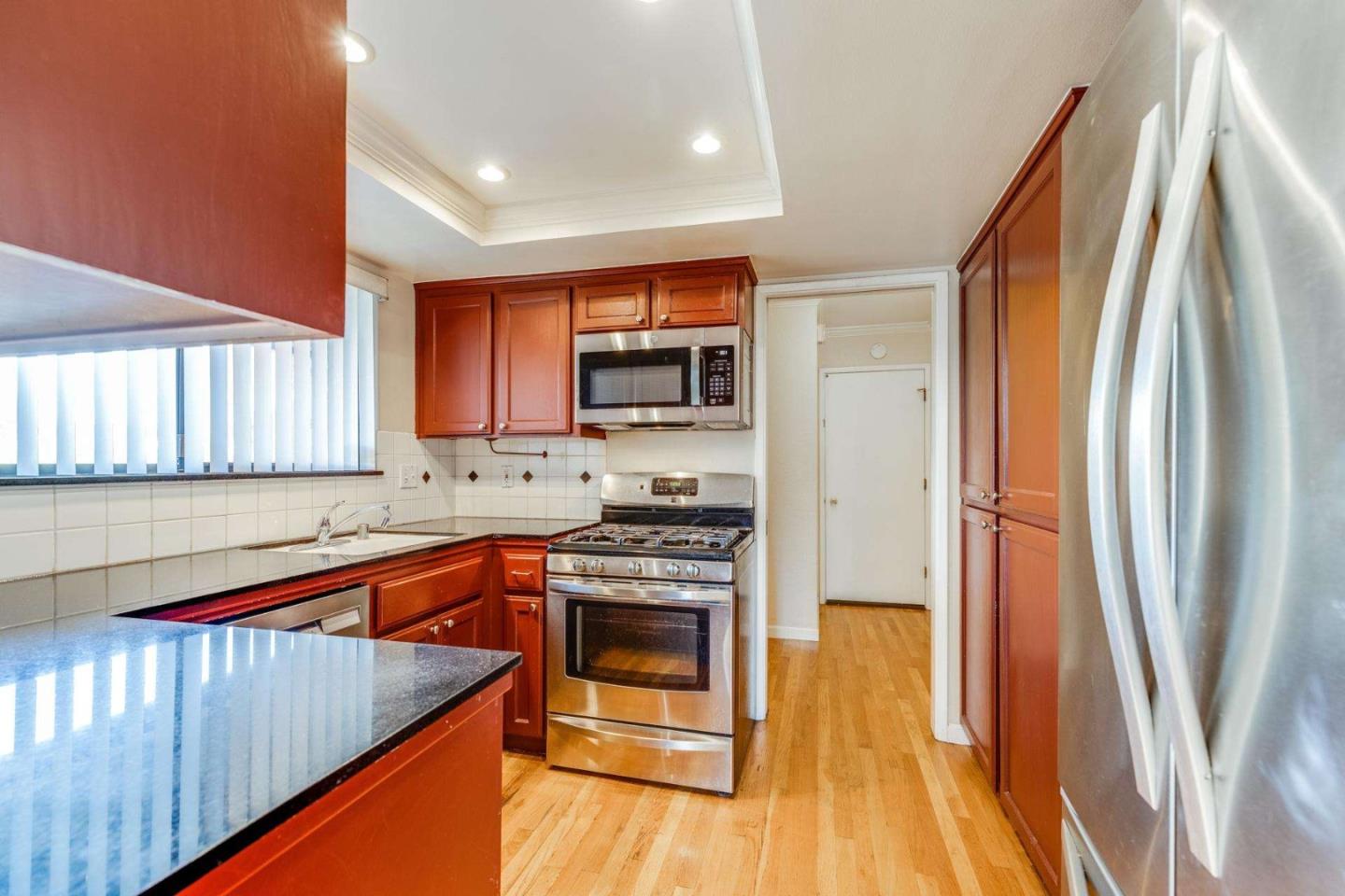 Detail Gallery Image 10 of 31 For 12091 Atrium Dr, Saratoga,  CA 95070 - 3 Beds | 2/1 Baths