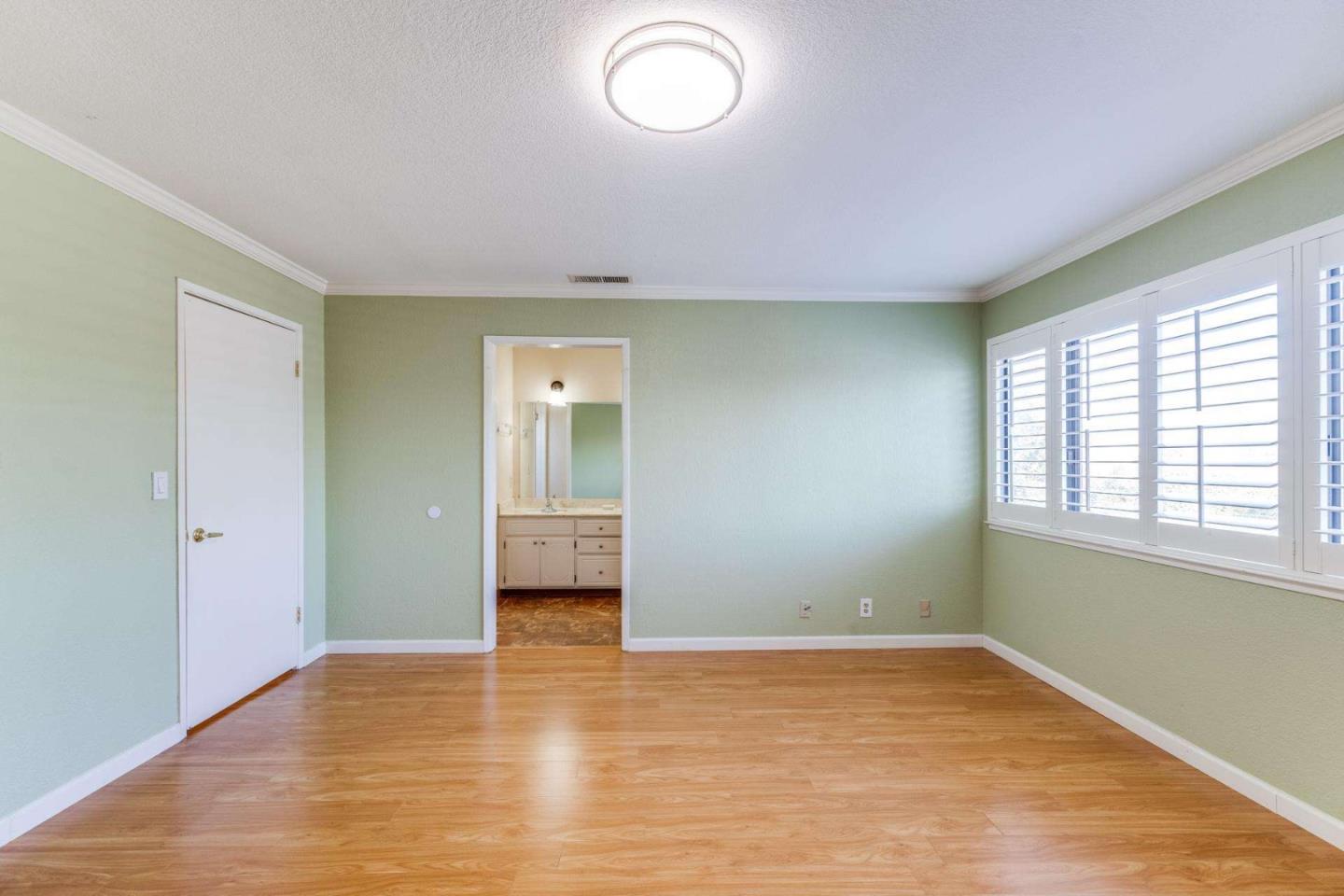 Detail Gallery Image 13 of 31 For 12091 Atrium Dr, Saratoga,  CA 95070 - 3 Beds | 2/1 Baths