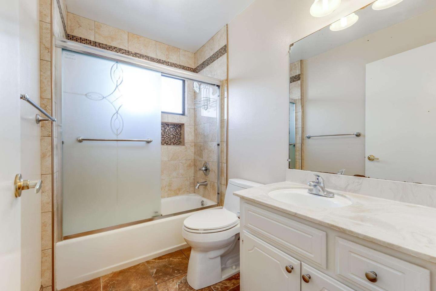 Detail Gallery Image 19 of 31 For 12091 Atrium Dr, Saratoga,  CA 95070 - 3 Beds | 2/1 Baths