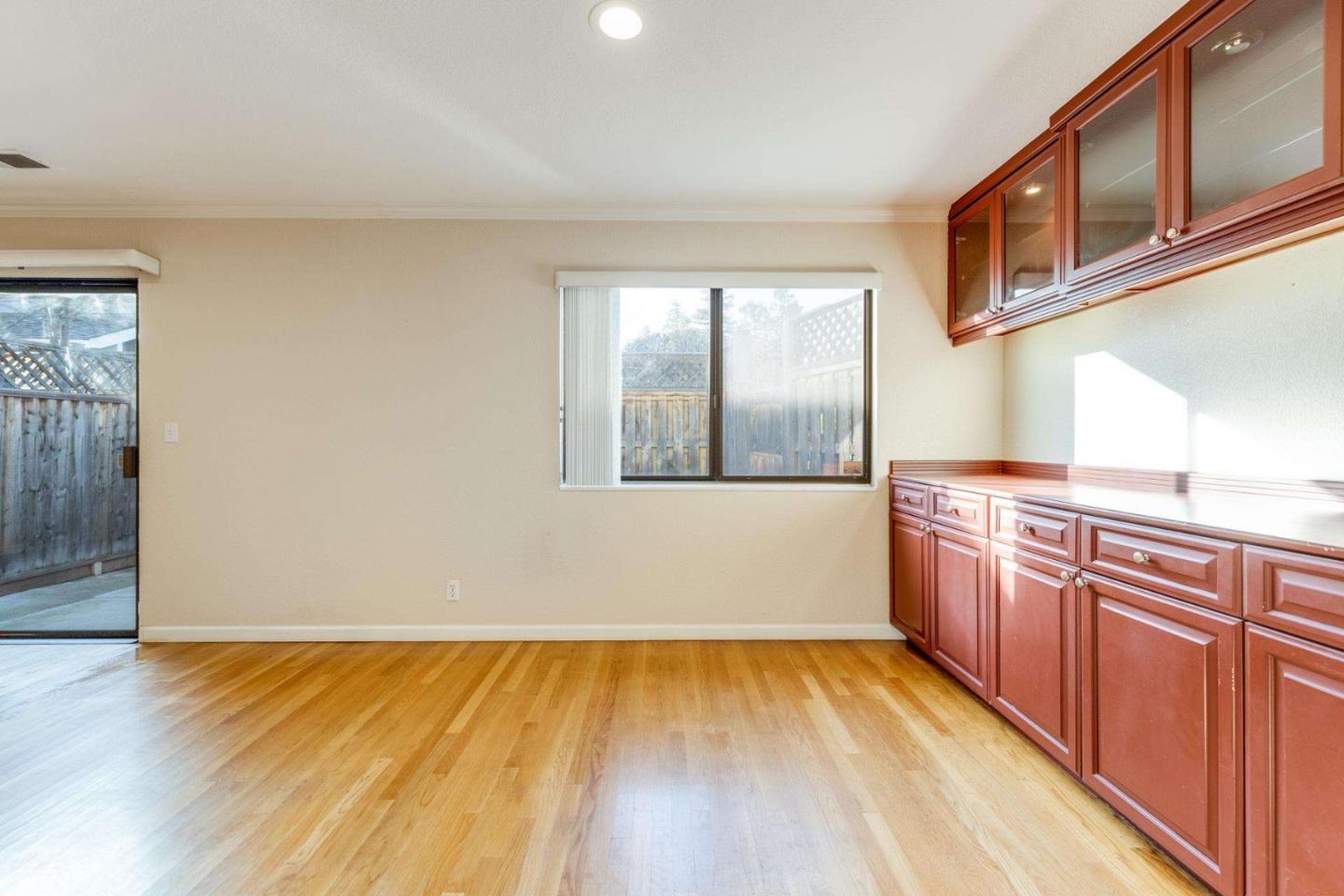 Detail Gallery Image 8 of 31 For 12091 Atrium Dr, Saratoga,  CA 95070 - 3 Beds | 2/1 Baths