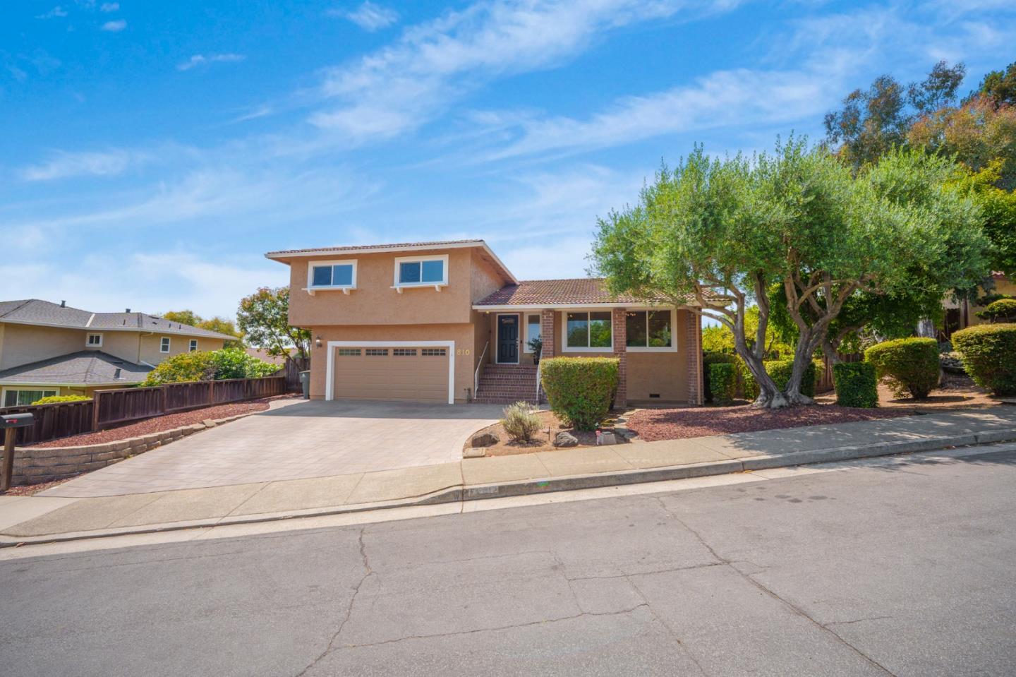 Detail Gallery Image 3 of 38 For 810 W Main Ave, Morgan Hill,  CA 95037 - 4 Beds | 2/1 Baths