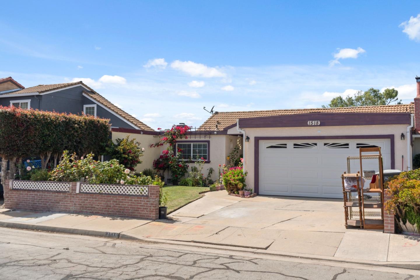 Detail Gallery Image 4 of 27 For 1518 Duran Cir, Salinas,  CA 93906 - 2 Beds | 1 Baths