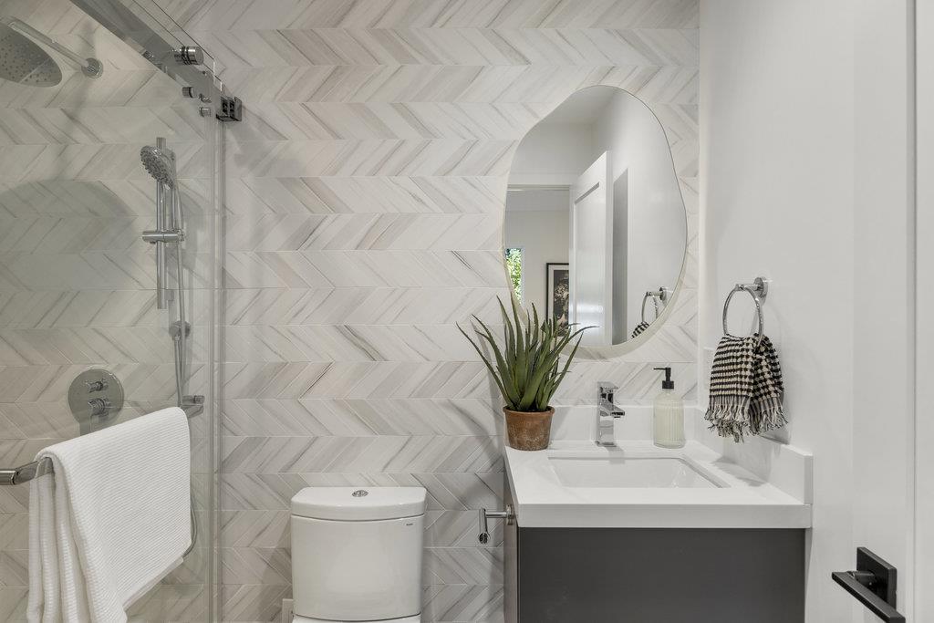 Detail Gallery Image 13 of 50 For 331 Trenton Way, Menlo Park,  CA 94025 - 4 Beds | 3 Baths