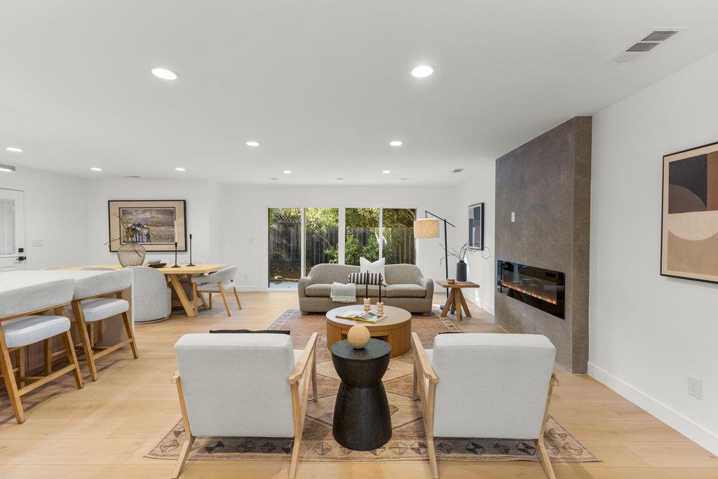 Detail Gallery Image 14 of 50 For 331 Trenton Way, Menlo Park,  CA 94025 - 4 Beds | 3 Baths