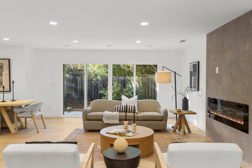 Detail Gallery Image 15 of 50 For 331 Trenton Way, Menlo Park,  CA 94025 - 4 Beds | 3 Baths