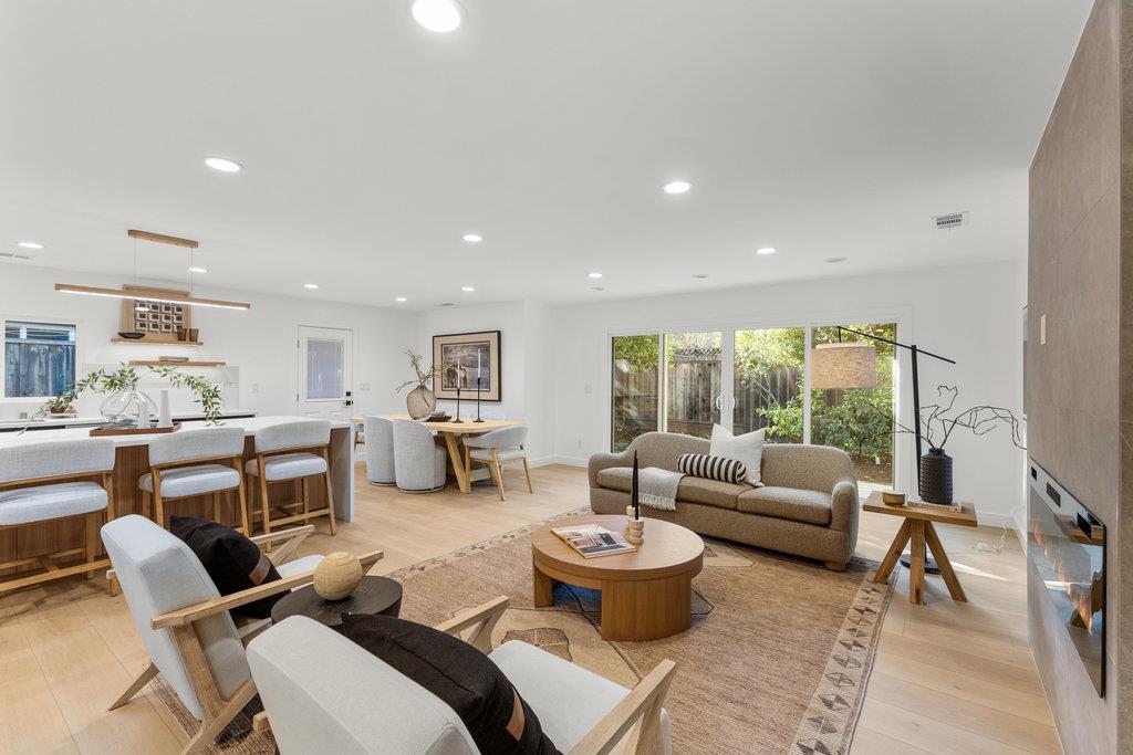 Detail Gallery Image 16 of 50 For 331 Trenton Way, Menlo Park,  CA 94025 - 4 Beds | 3 Baths