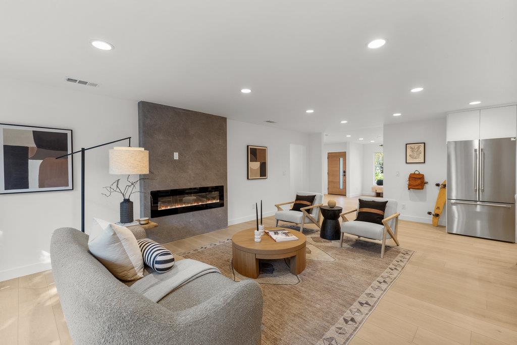 Detail Gallery Image 20 of 50 For 331 Trenton Way, Menlo Park,  CA 94025 - 4 Beds | 3 Baths