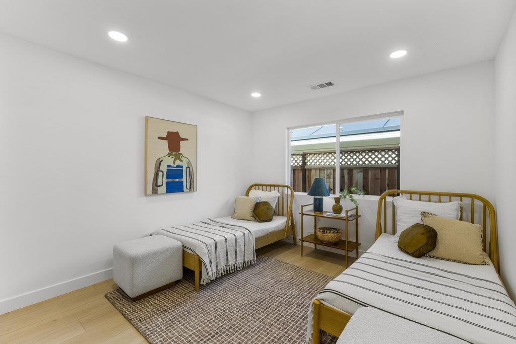 Detail Gallery Image 39 of 50 For 331 Trenton Way, Menlo Park,  CA 94025 - 4 Beds | 3 Baths