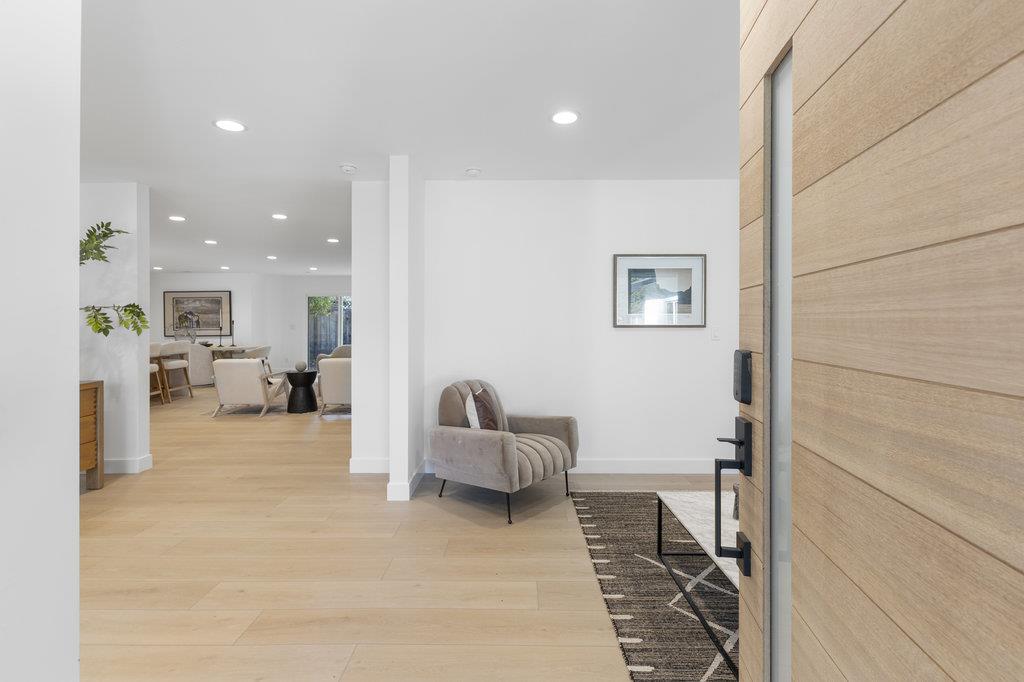 Detail Gallery Image 4 of 50 For 331 Trenton Way, Menlo Park,  CA 94025 - 4 Beds | 3 Baths