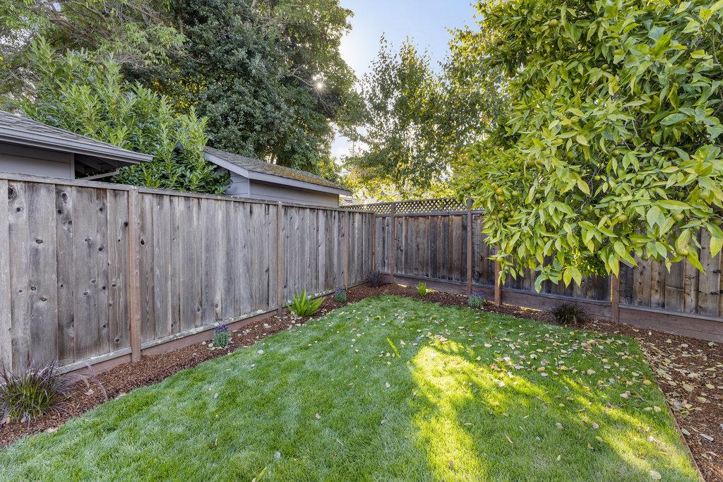 Detail Gallery Image 42 of 50 For 331 Trenton Way, Menlo Park,  CA 94025 - 4 Beds | 3 Baths