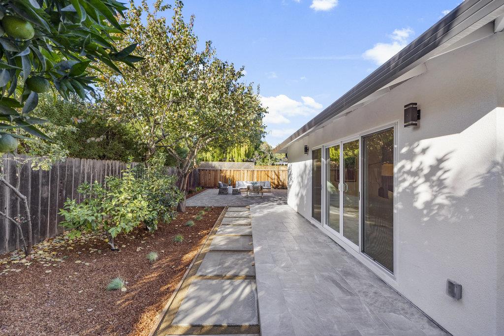 Detail Gallery Image 43 of 50 For 331 Trenton Way, Menlo Park,  CA 94025 - 4 Beds | 3 Baths