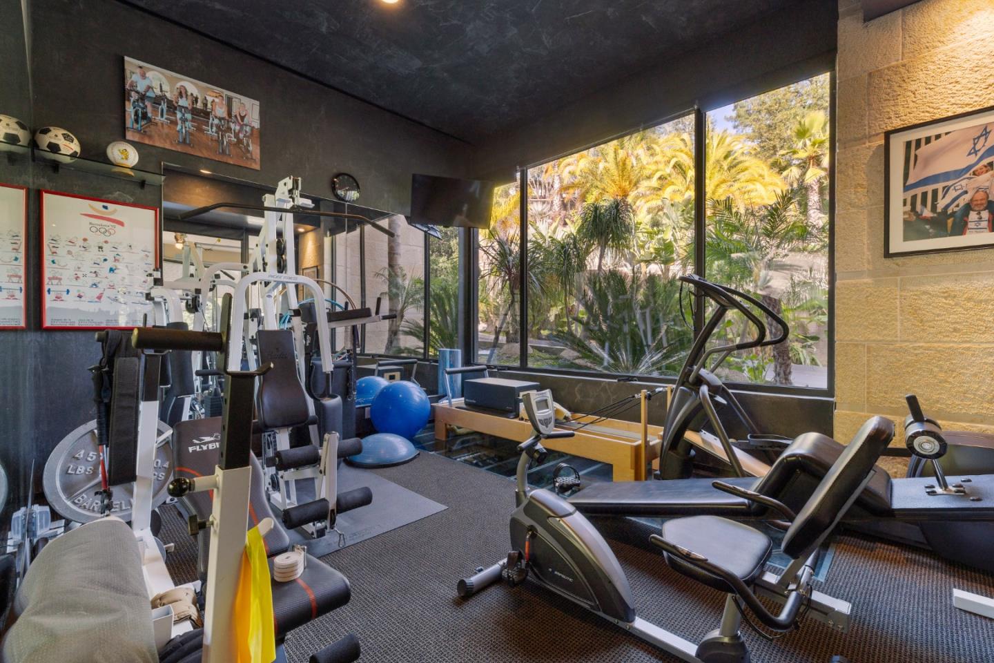 Detail Gallery Image 43 of 53 For Address Not Disclosed, Los Altos Hills,  CA 94022 - 8 Beds | 9/2 Baths