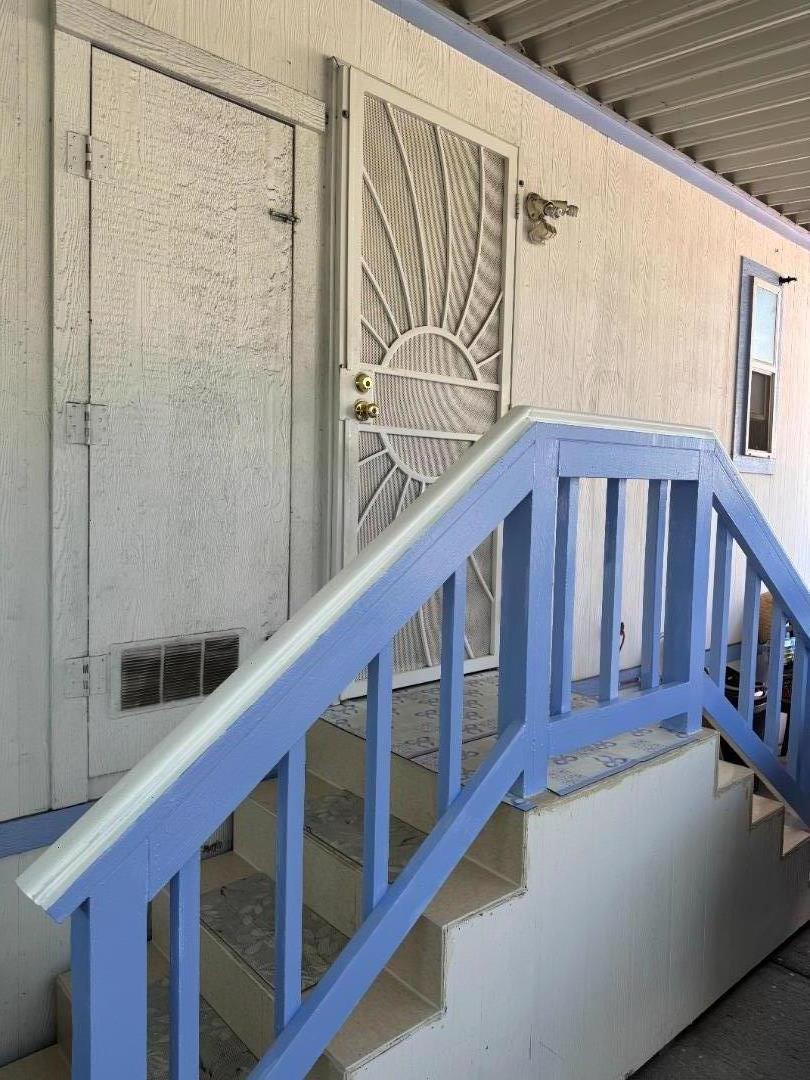 Detail Gallery Image 17 of 20 For 28845 La Corona St #28845,  Hayward,  CA 94544 - 3 Beds | 2 Baths