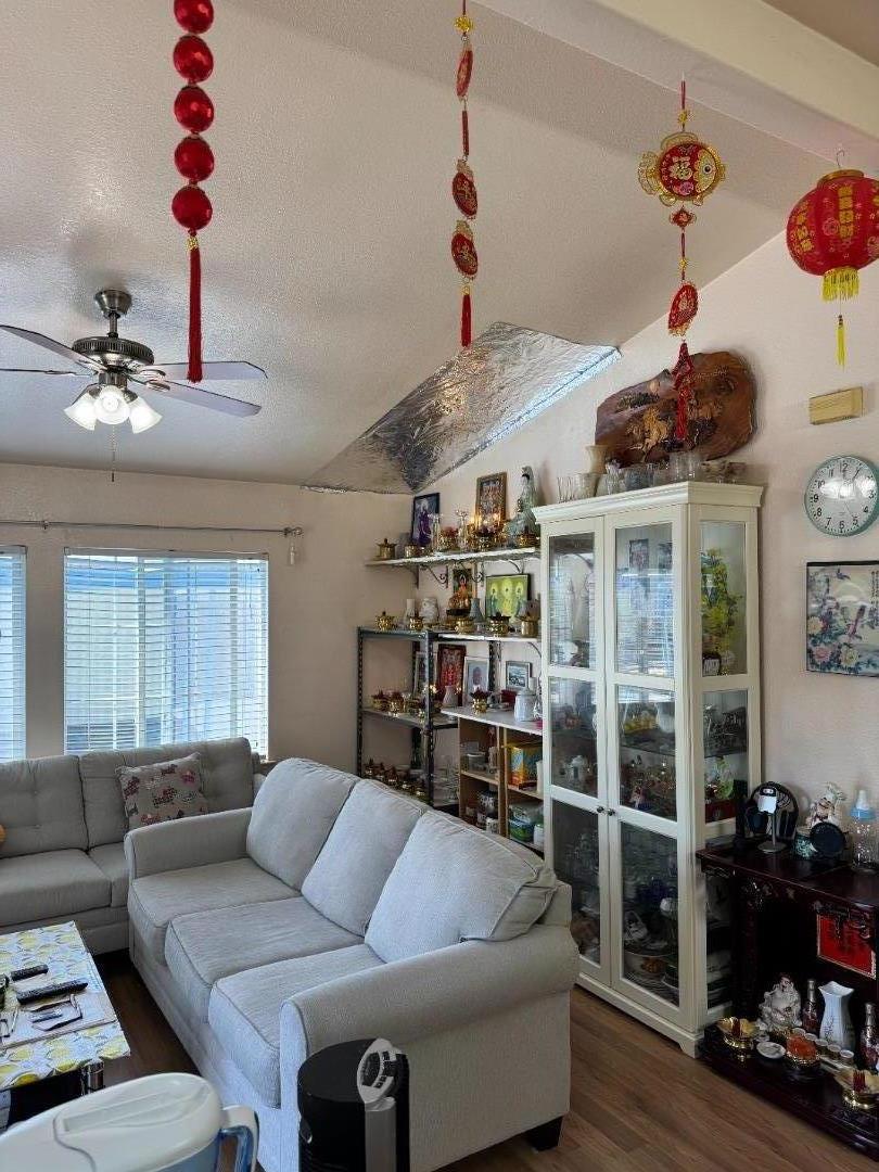 Detail Gallery Image 7 of 20 For 28845 La Corona St #28845,  Hayward,  CA 94544 - 3 Beds | 2 Baths