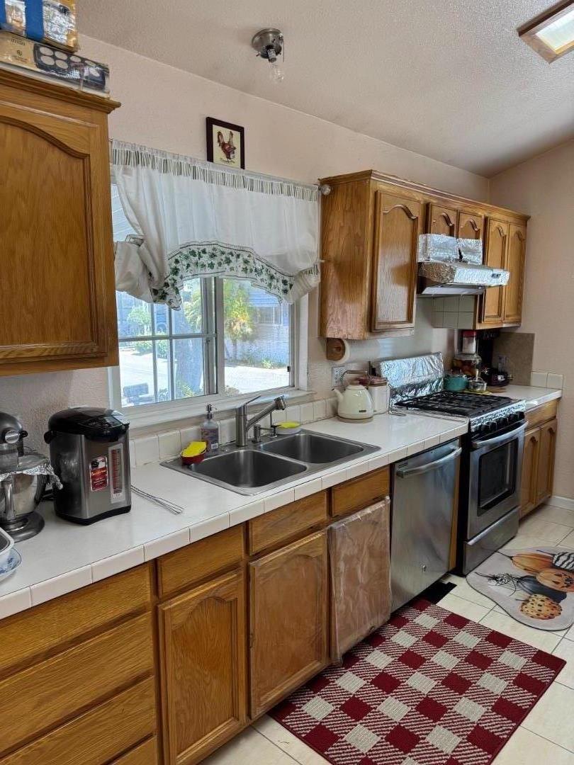 Detail Gallery Image 9 of 20 For 28845 La Corona St #28845,  Hayward,  CA 94544 - 3 Beds | 2 Baths