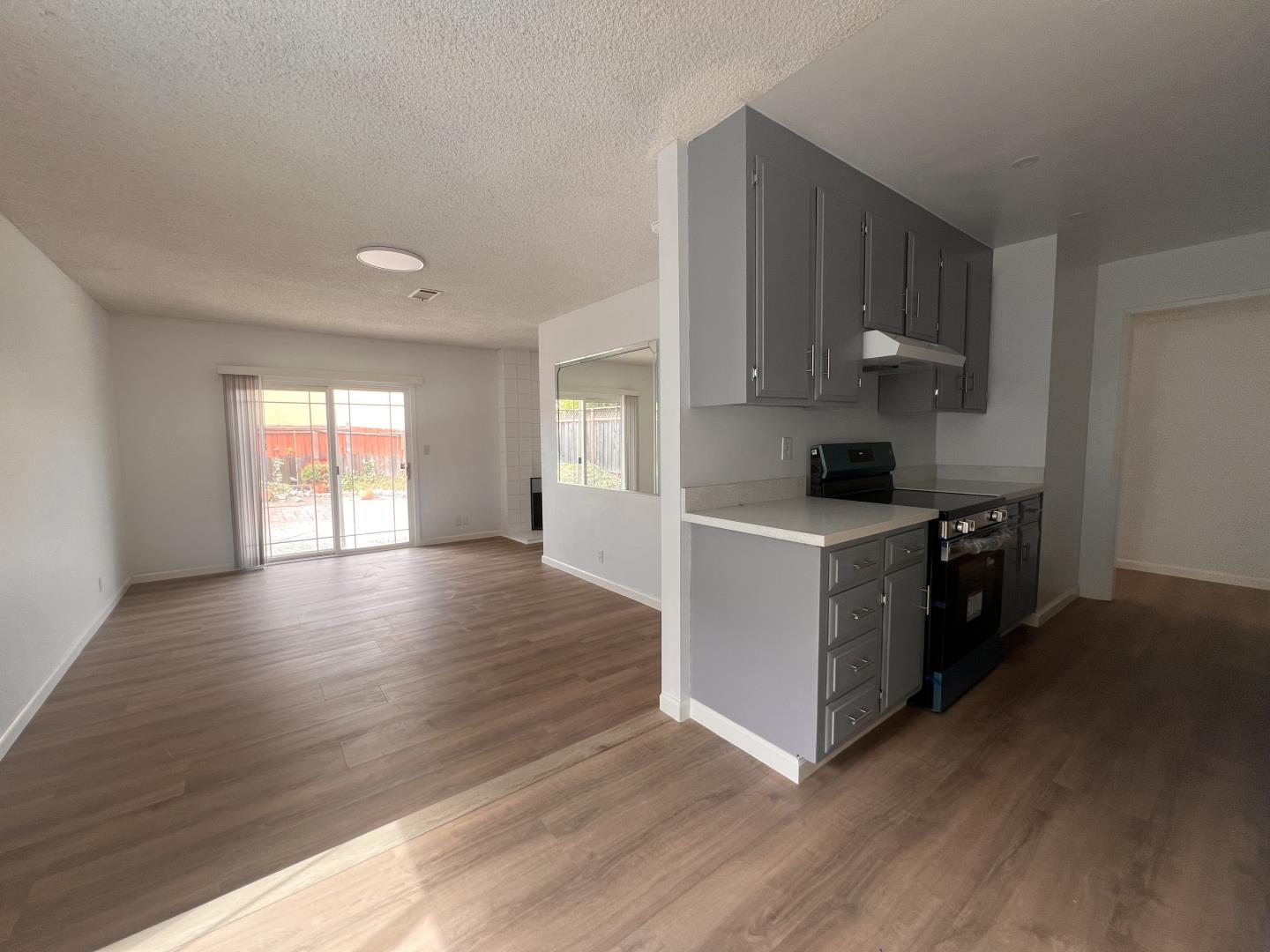 Detail Gallery Image 20 of 26 For 3255 Pomeroy Ave, San Jose,  CA 95121 - 3 Beds | 2 Baths