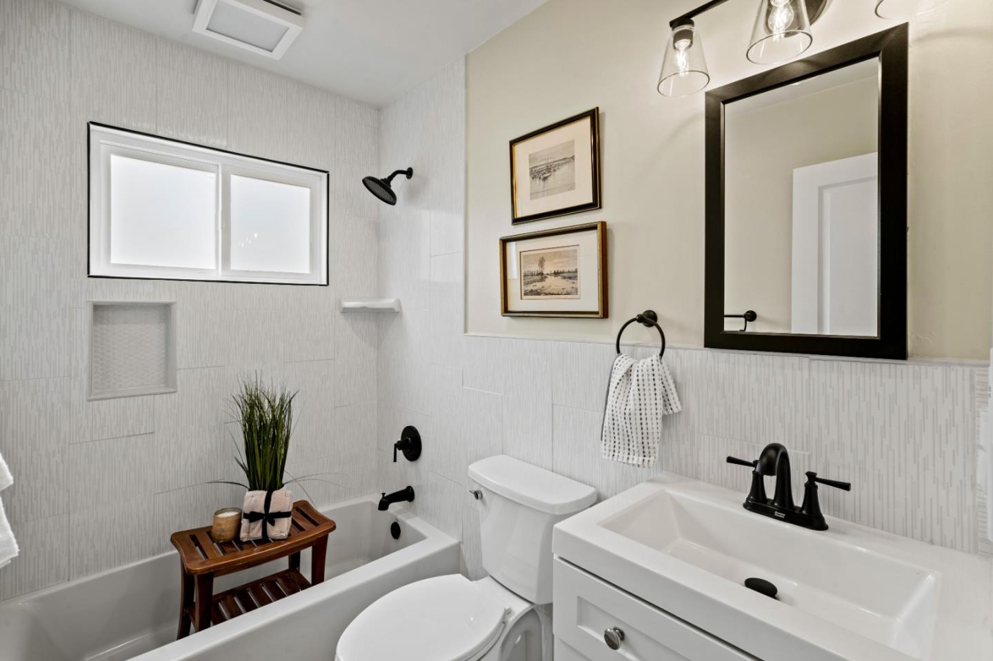 Detail Gallery Image 14 of 28 For 1524 Luxton St, Seaside,  CA 93955 - 2 Beds | 1 Baths