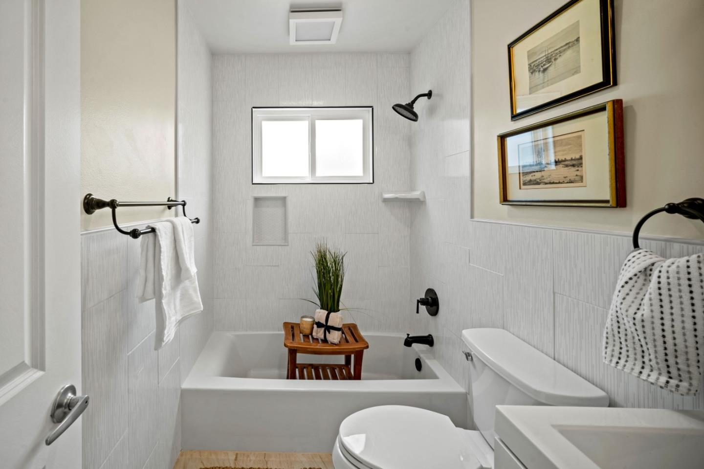 Detail Gallery Image 15 of 28 For 1524 Luxton St, Seaside,  CA 93955 - 2 Beds | 1 Baths