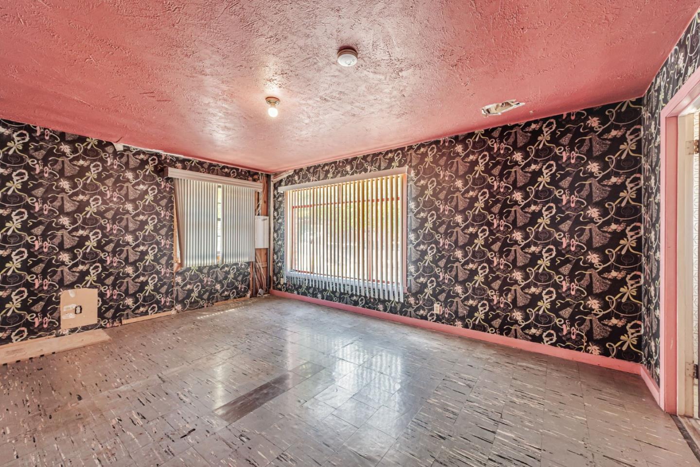 Detail Gallery Image 12 of 28 For 1545 Pomeroy Ave, Santa Clara,  CA 95051 - 3 Beds | 1/1 Baths
