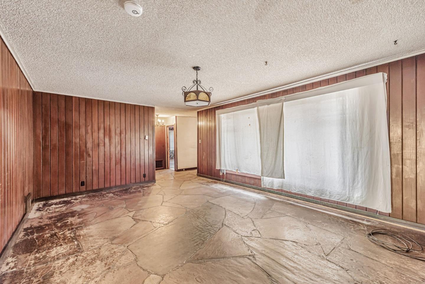 Detail Gallery Image 2 of 28 For 1545 Pomeroy Ave, Santa Clara,  CA 95051 - 3 Beds | 1/1 Baths