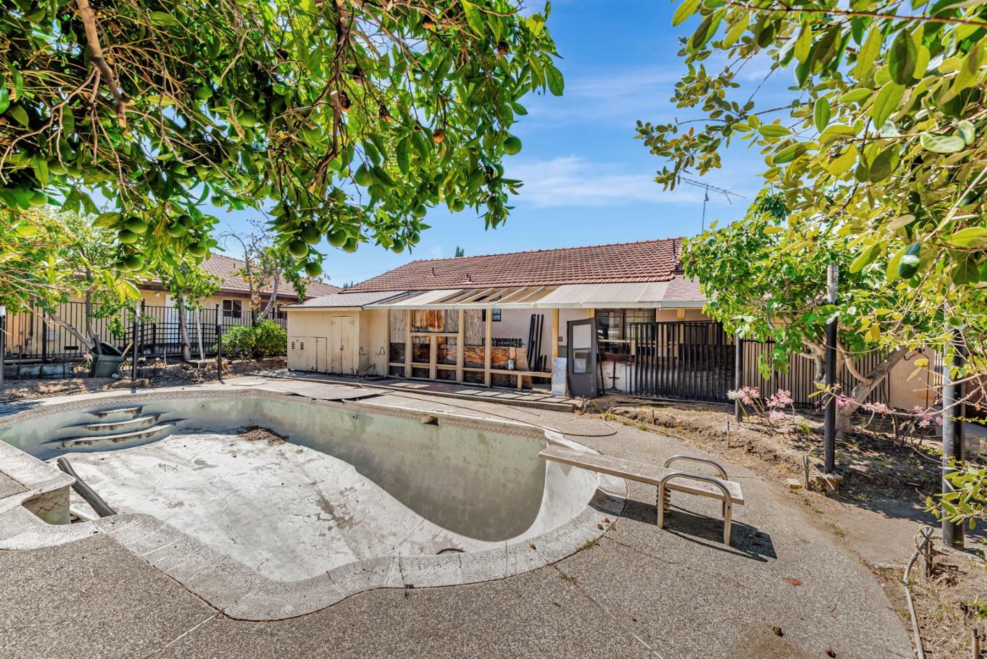 Detail Gallery Image 22 of 28 For 1545 Pomeroy Ave, Santa Clara,  CA 95051 - 3 Beds | 1/1 Baths
