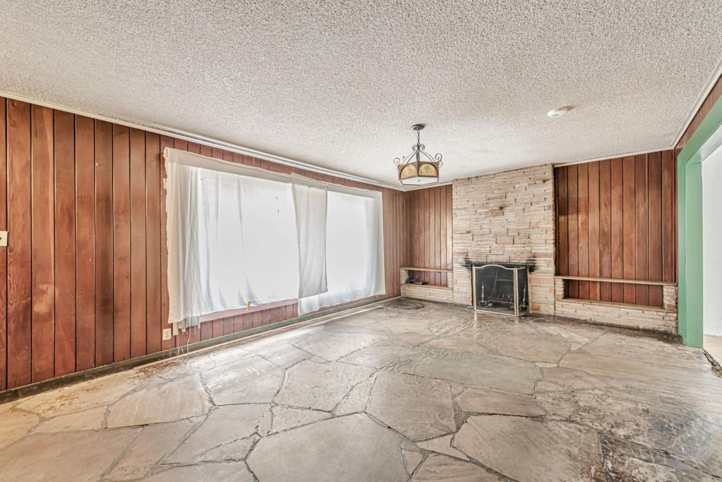 Detail Gallery Image 4 of 28 For 1545 Pomeroy Ave, Santa Clara,  CA 95051 - 3 Beds | 1/1 Baths