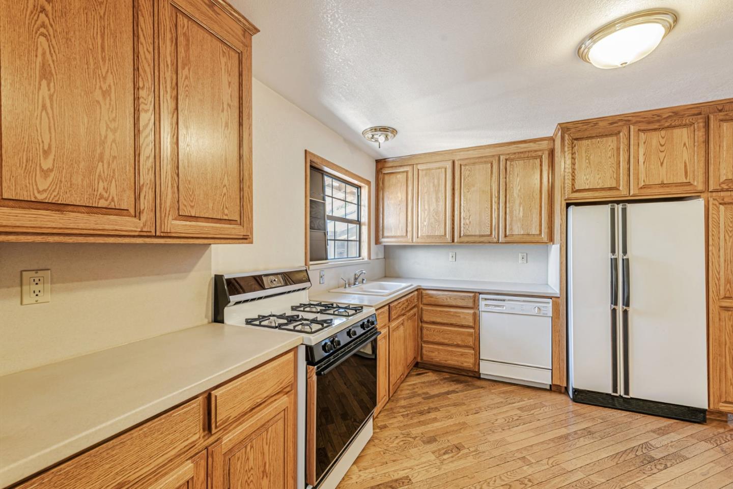 Detail Gallery Image 6 of 28 For 1545 Pomeroy Ave, Santa Clara,  CA 95051 - 3 Beds | 1/1 Baths