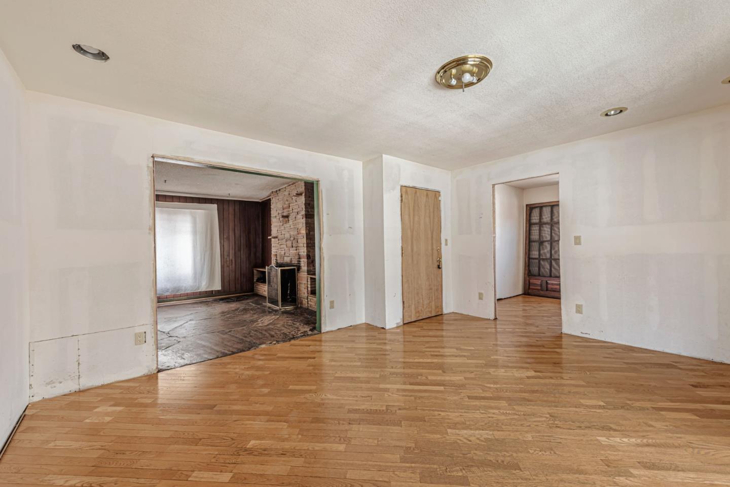 Detail Gallery Image 8 of 28 For 1545 Pomeroy Ave, Santa Clara,  CA 95051 - 3 Beds | 1/1 Baths