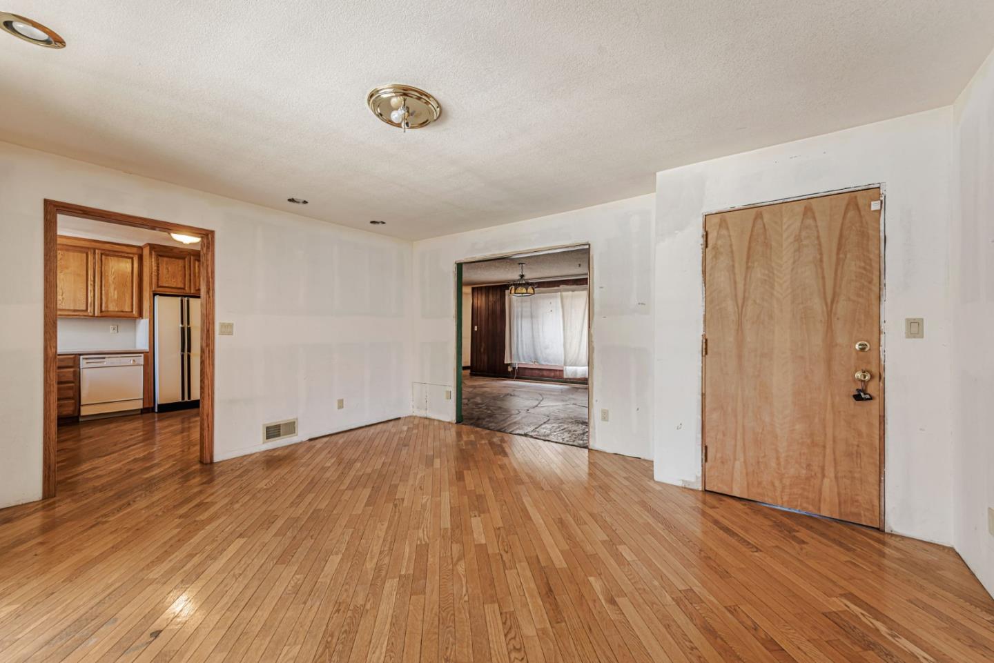 Detail Gallery Image 9 of 28 For 1545 Pomeroy Ave, Santa Clara,  CA 95051 - 3 Beds | 1/1 Baths