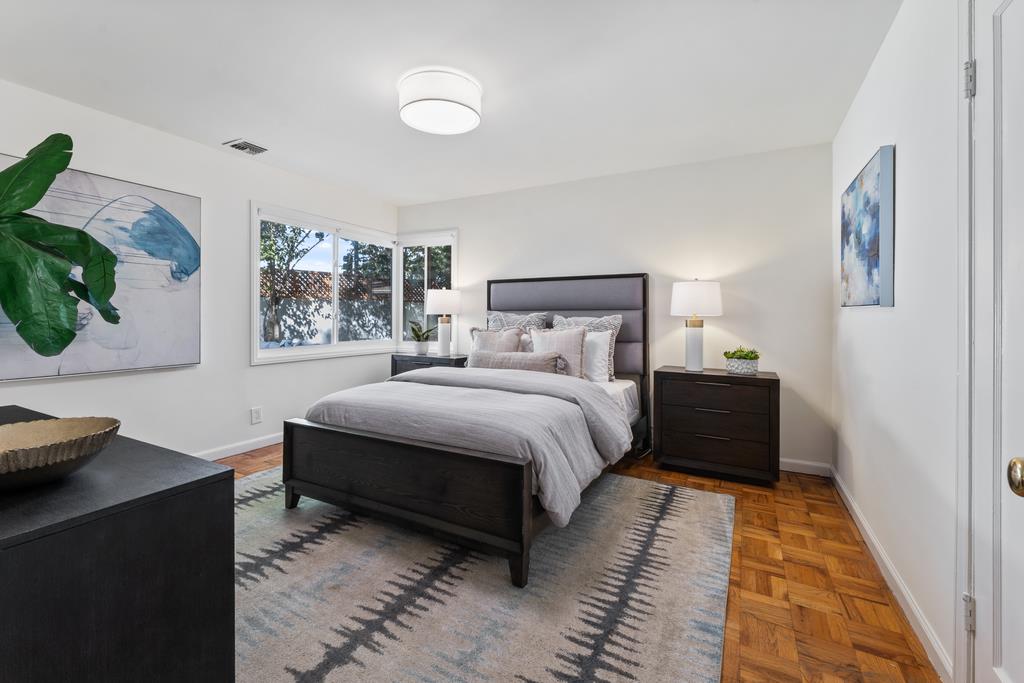 Detail Gallery Image 12 of 26 For 2590 Webster St, Palo Alto,  CA 94301 - 4 Beds | 2 Baths