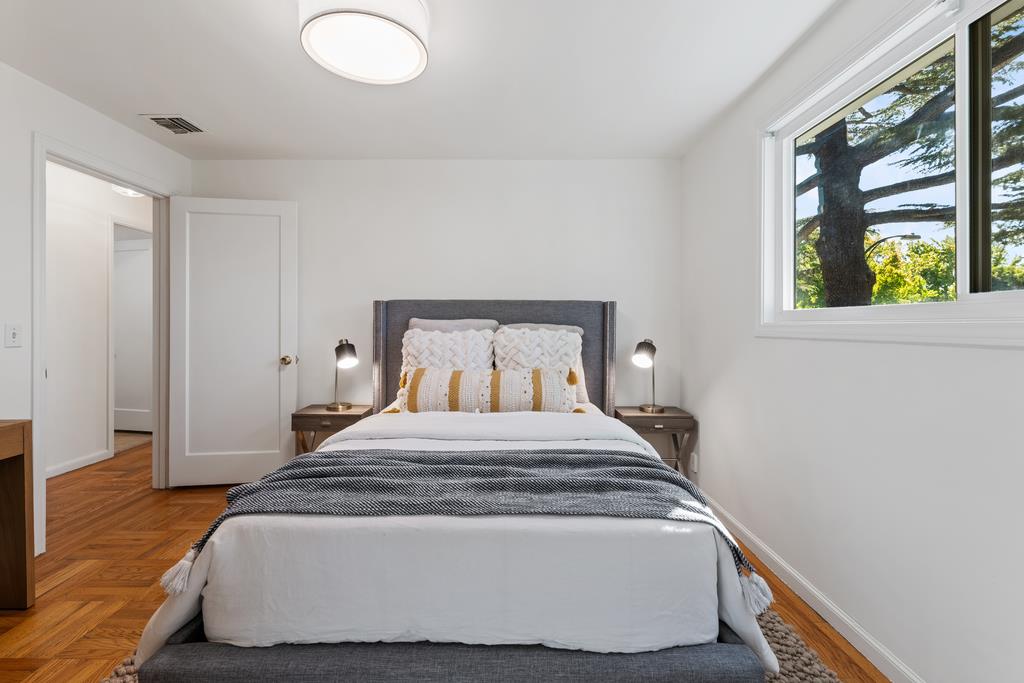 Detail Gallery Image 18 of 26 For 2590 Webster St, Palo Alto,  CA 94301 - 4 Beds | 2 Baths