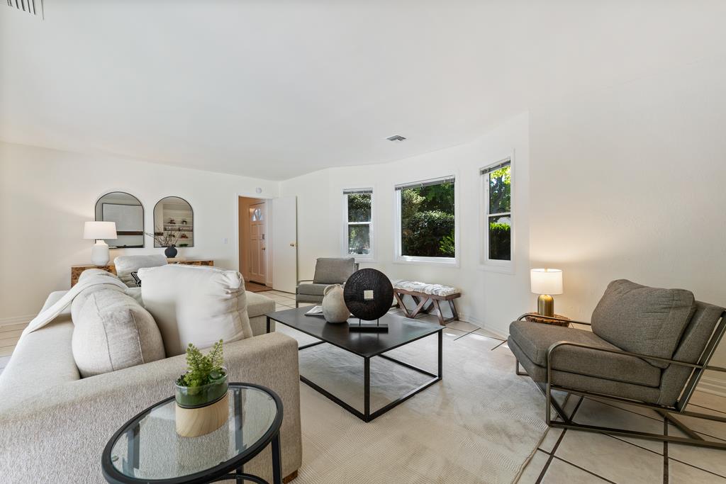 Detail Gallery Image 5 of 26 For 2590 Webster St, Palo Alto,  CA 94301 - 4 Beds | 2 Baths