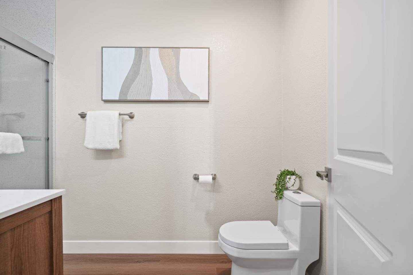 Detail Gallery Image 14 of 30 For 159 Jasmine Way, East Palo Alto,  CA 94303 - 3 Beds | 2 Baths
