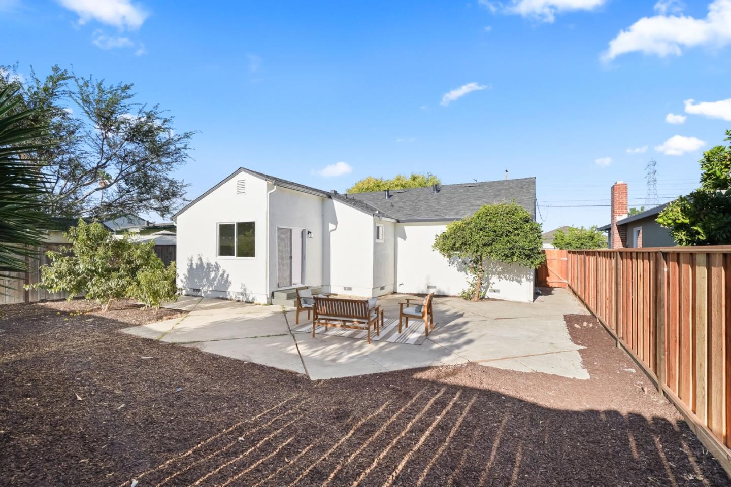 Detail Gallery Image 25 of 30 For 159 Jasmine Way, East Palo Alto,  CA 94303 - 3 Beds | 2 Baths