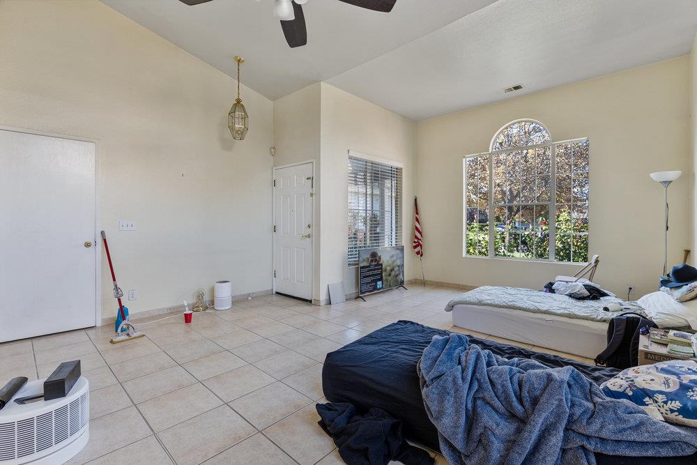 Detail Gallery Image 11 of 29 For 1931 Evelyns, Hollister,  CA 95023 - 4 Beds | 2 Baths