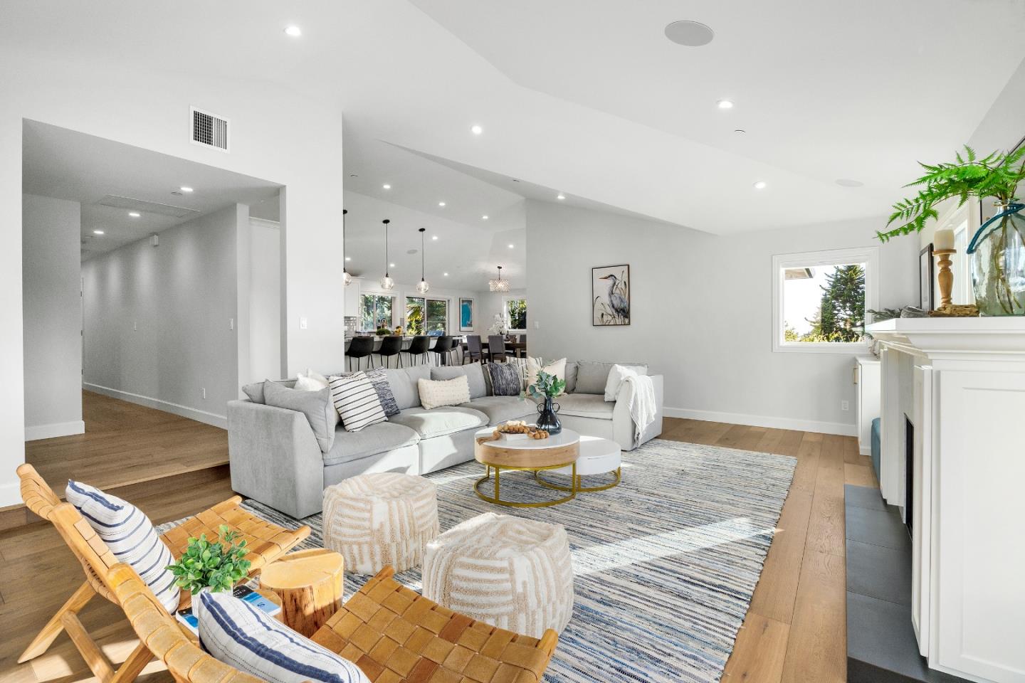 Detail Gallery Image 15 of 97 For 124 Lagunitas Ct, Aptos,  CA 95003 - 5 Beds | 4/1 Baths