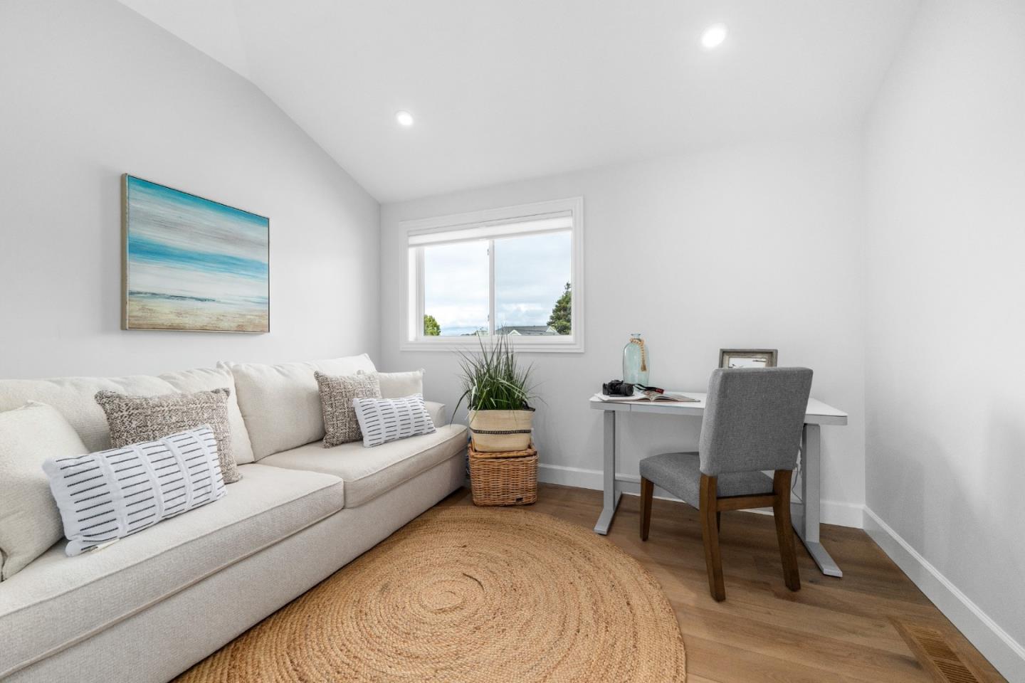 Detail Gallery Image 34 of 97 For 124 Lagunitas Ct, Aptos,  CA 95003 - 5 Beds | 4/1 Baths