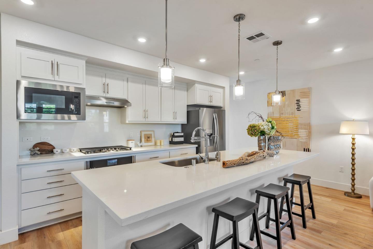 Detail Gallery Image 12 of 38 For 3071 Boyter Pl, Santa Clara,  CA 95051 - 2 Beds | 2/1 Baths