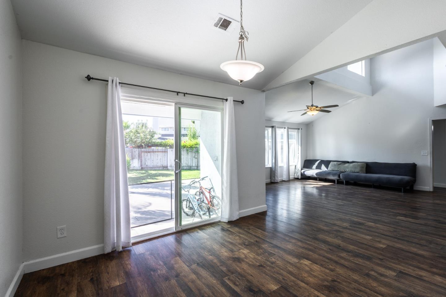Detail Gallery Image 10 of 17 For 150 Camelback St, Lathrop,  CA 95330 - 4 Beds | 2 Baths
