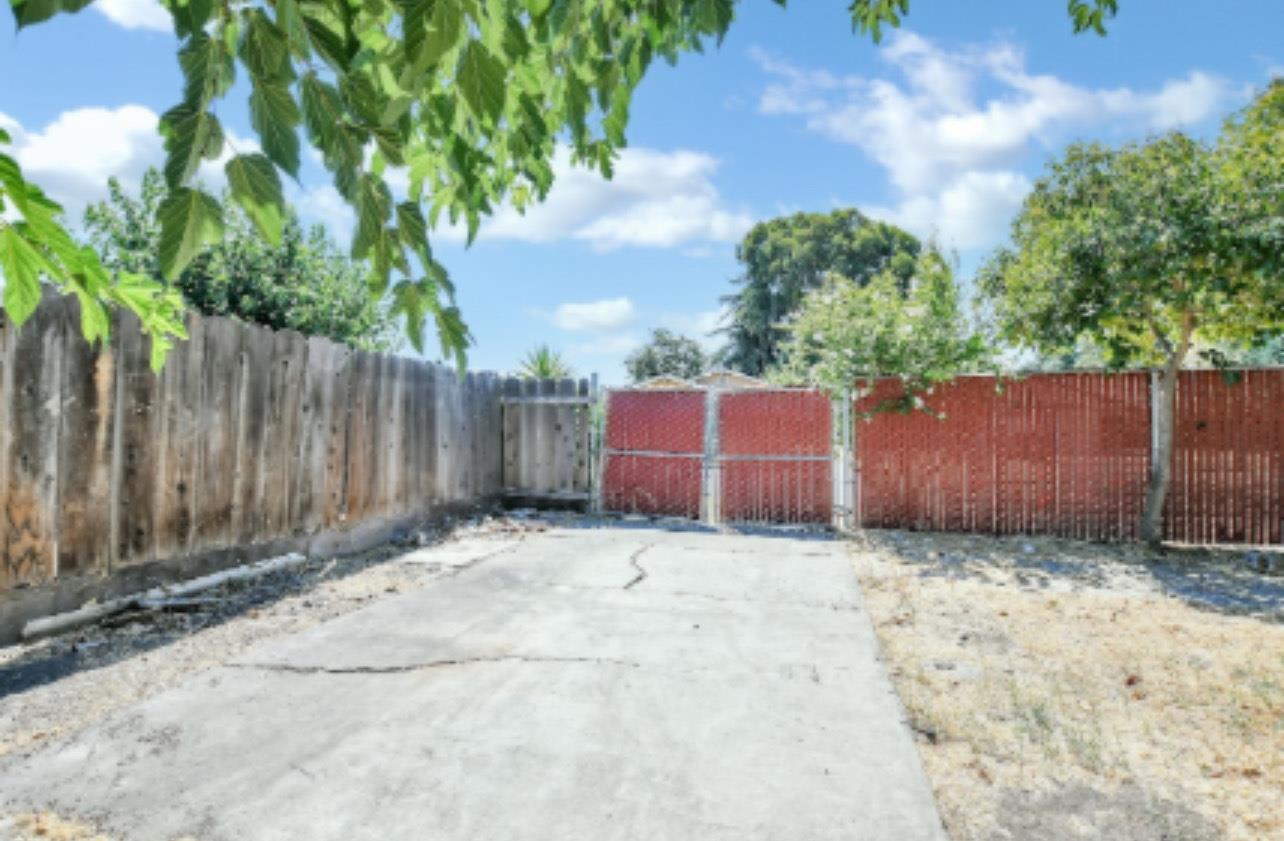 Detail Gallery Image 25 of 27 For 302 Lisa Ct, Stockton,  CA 95210 - 4 Beds | 2 Baths