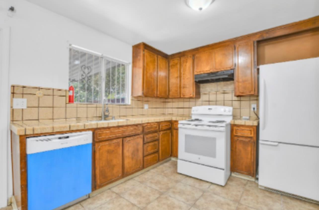 Detail Gallery Image 9 of 27 For 302 Lisa Ct, Stockton,  CA 95210 - 4 Beds | 2 Baths