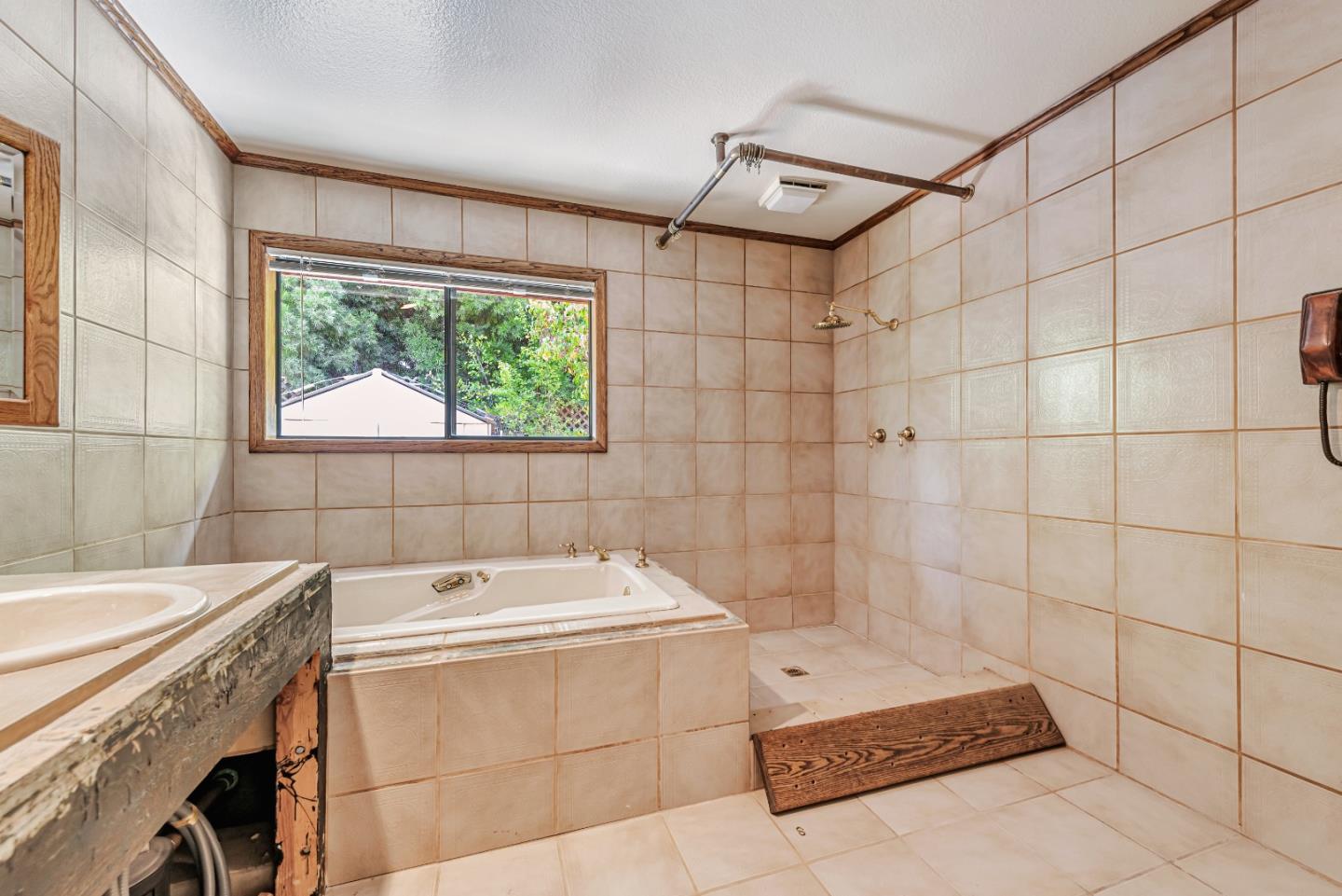 Detail Gallery Image 30 of 39 For 1525 Pomeroy Ave, Santa Clara,  CA 95051 - 4 Beds | 2 Baths