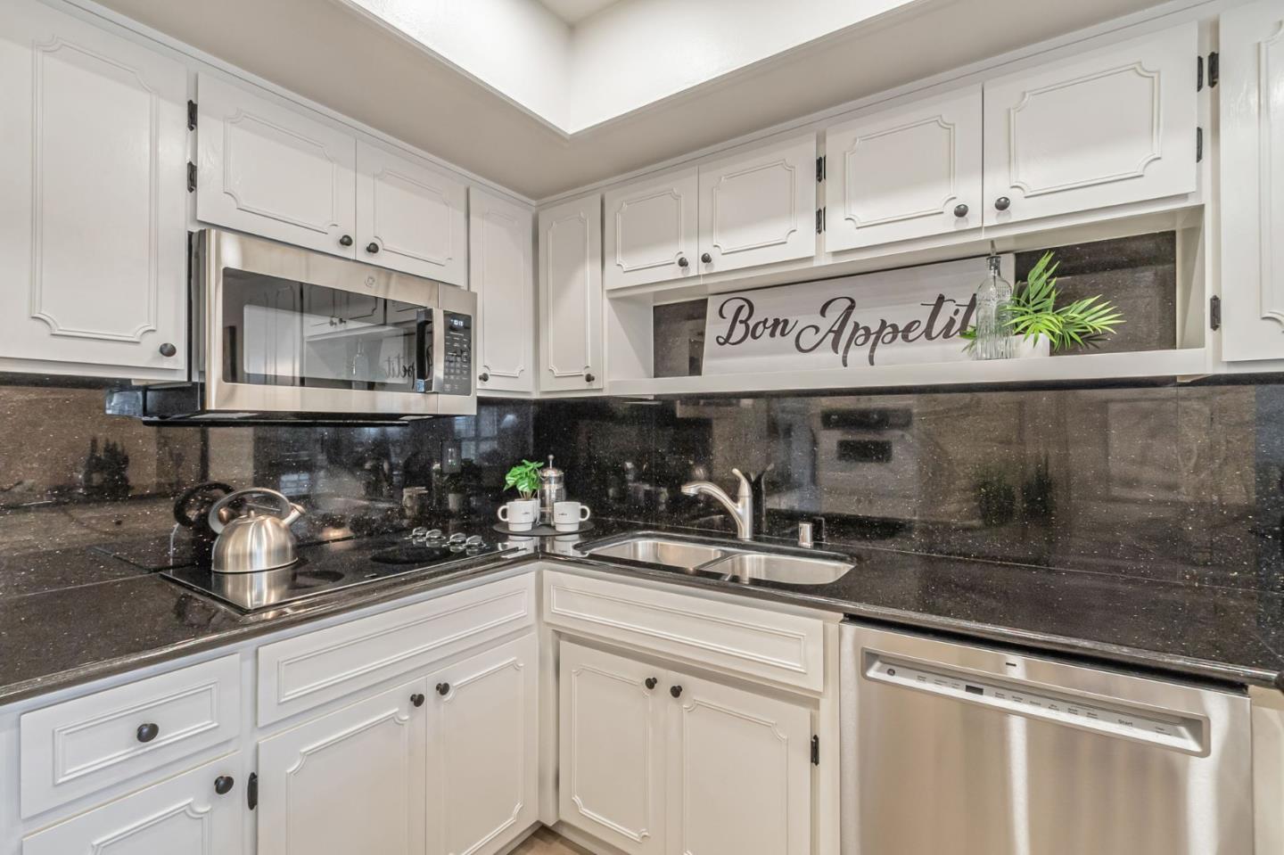 Detail Gallery Image 14 of 44 For 120 Carlton Ave #22,  Los Gatos,  CA 95032 - 3 Beds | 2/1 Baths