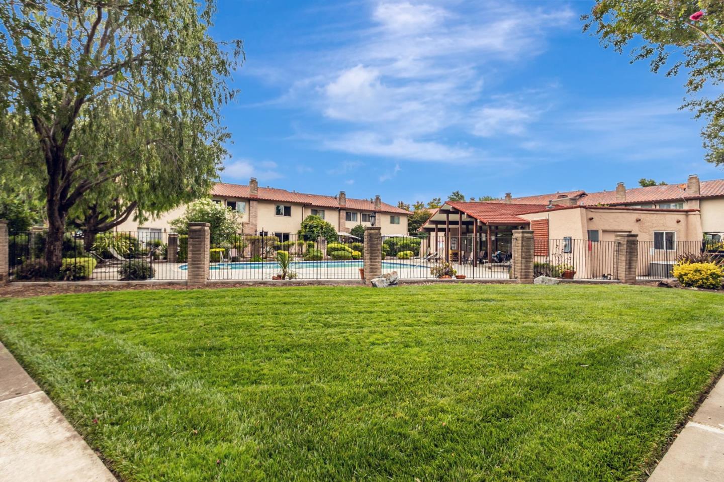 Detail Gallery Image 40 of 44 For 120 Carlton Ave #22,  Los Gatos,  CA 95032 - 3 Beds | 2/1 Baths